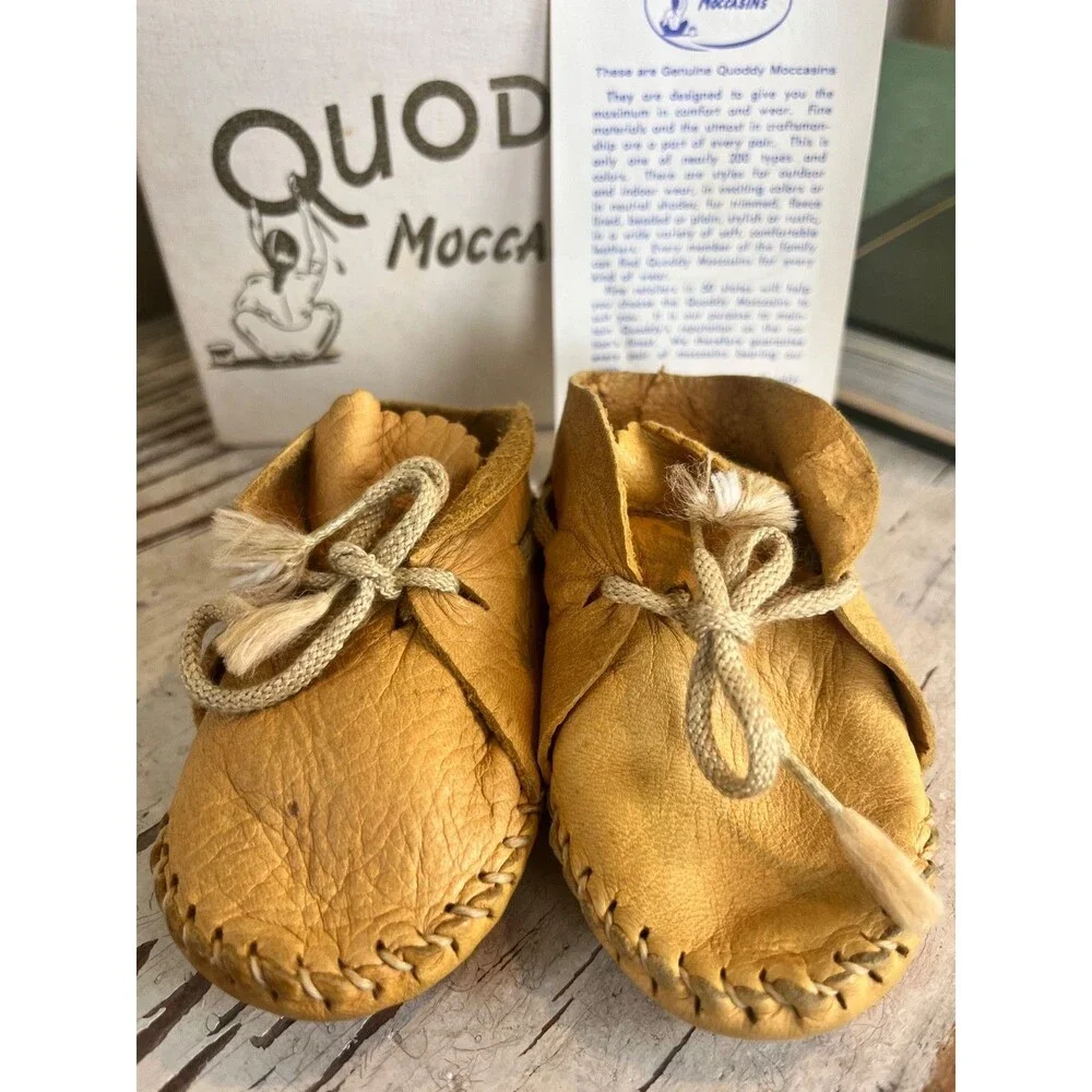 Vintage Gorgeous Quoddy Handsewn Soft Leather Tan Baby Moccasins NOS Size 2/MINT